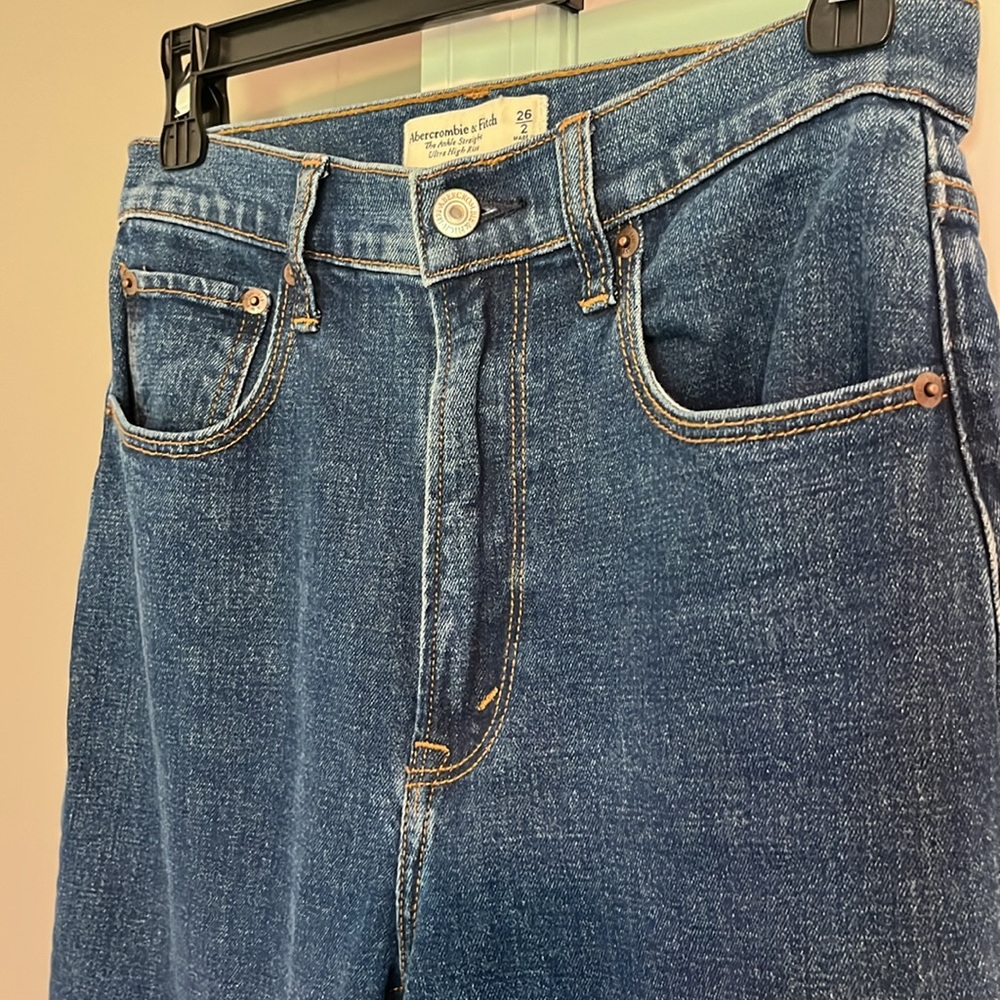 Abercrombie & Fitch Curve Love Ultra High Rise Ankle Straight Jean - Size 26/2 - Picture 11 of 12